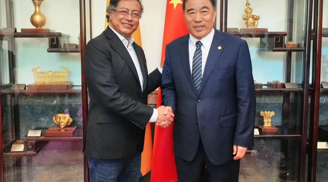 Song Hailiang Visits Colombian President Gustavo Petro